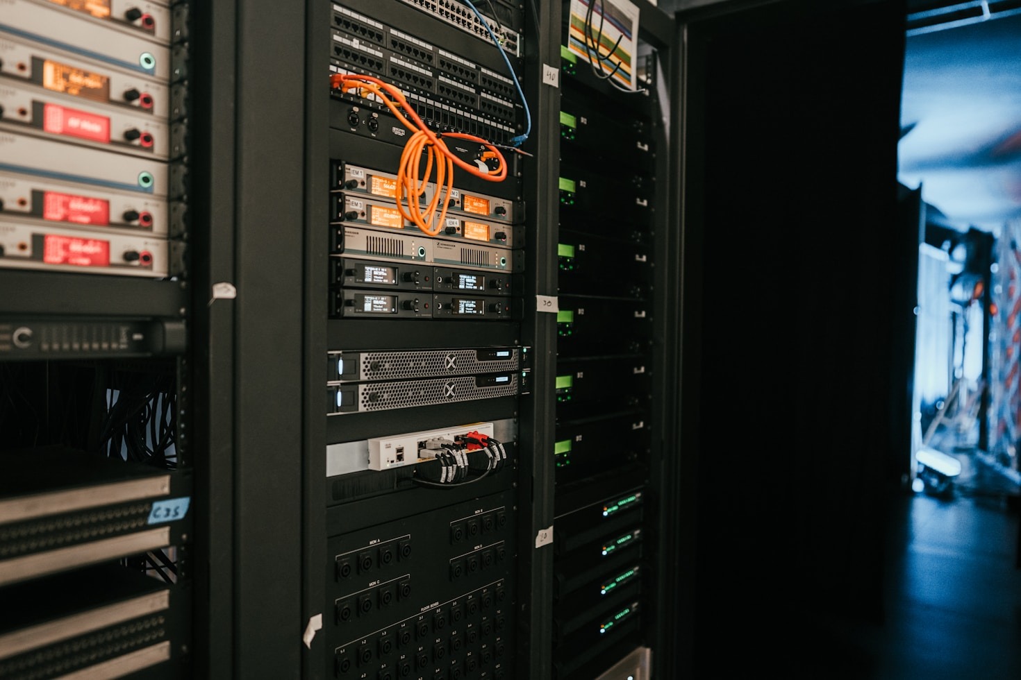 A Beginner’s Guide to Understanding Domain Hosting